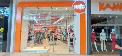 Tienda MIC - Naranjo Mall - Ciudad de Guatemala. (8 Fotos)