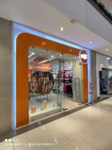 Tienda MIC - CC. Metrocentro - Ciudad de Guatemala. (7 Fotos)