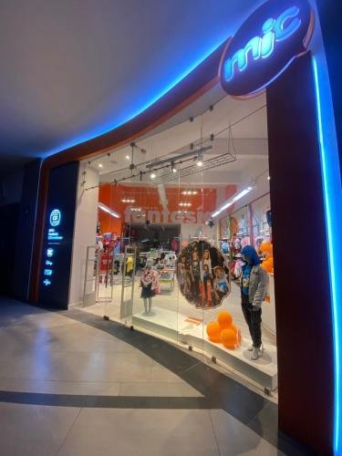 Tienda MIC - CC. Pradera Vistares - Ciudad de Guatemala. (7 Fotos)