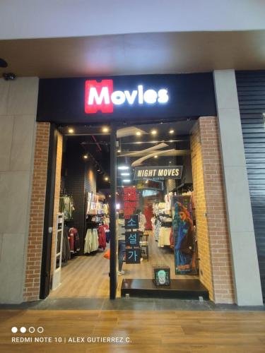 Tienda MOVIES - CC. Pradera Vistares - Ciudad de Guatemala. (9 Fotos)